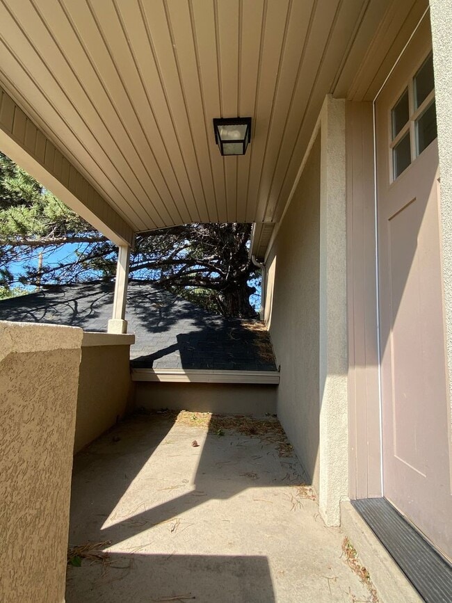 Building Photo - 2885 Van Buren Ave