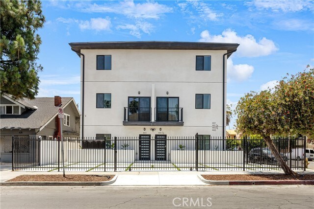 Building Photo - 443 N Harvard Blvd