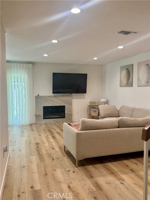 Building Photo - 2405 Plaza De Vista