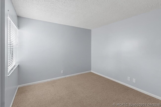 Building Photo - 12962 Briarlake Dr