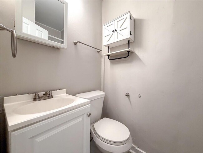 Building Photo - 304 Michigan Ave