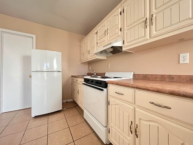 Building Photo - 2713 Fir St