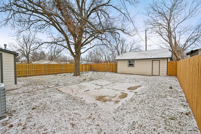 Building Photo - 2445 SW Binkley St