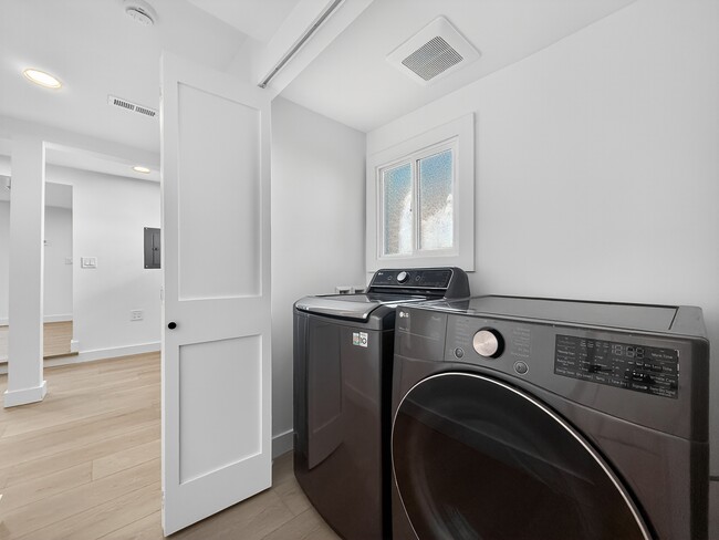 Building Photo - 13337 30th Ave NE