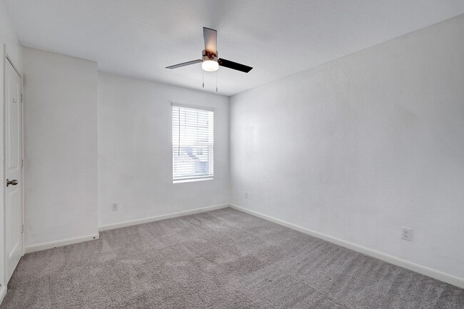 Building Photo - ***MOVE-IN SPECIAL: TWO WEEKS FREE***Spacious Two-Story Retreat on a Cul-de-Sac with Bonus Room