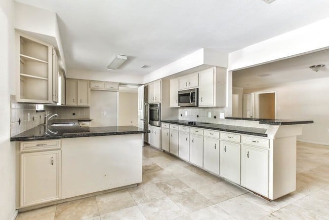 Building Photo - 3839 Sun Valley Dr