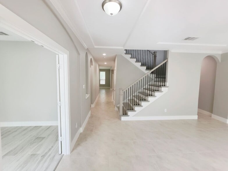 Building Photo - 4822 La Santa Rd