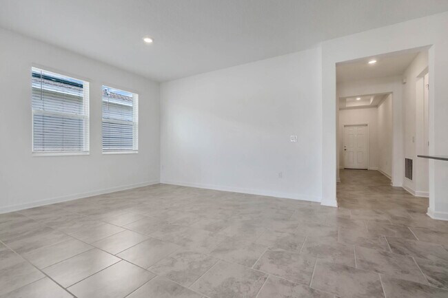Building Photo - Stunning 4BR Eastham Plan in Pine Glen | Solar Home with Resort-Style Amenities in St. Cloud, FL