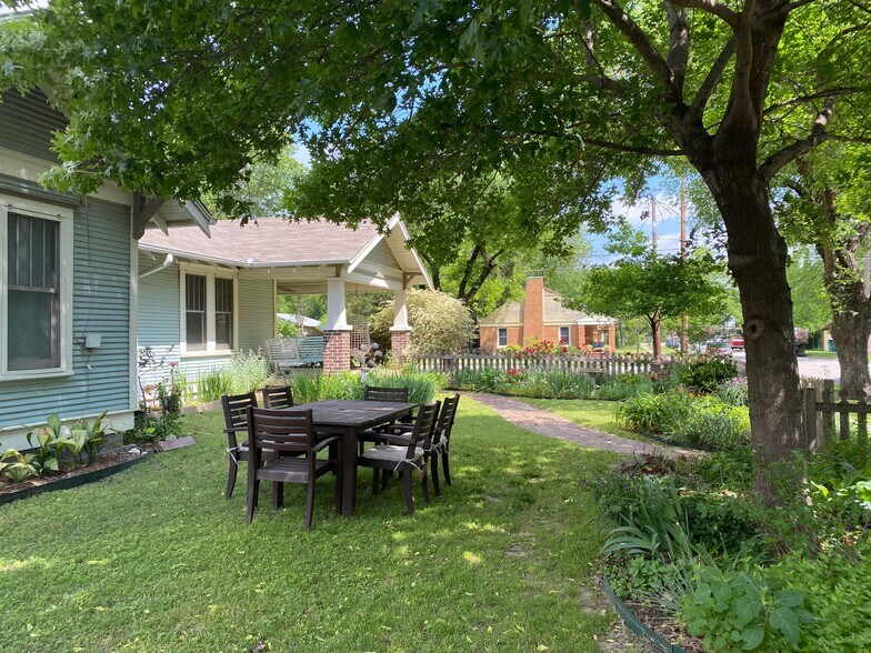 More views of the garden and trees. - 1003 Egan St