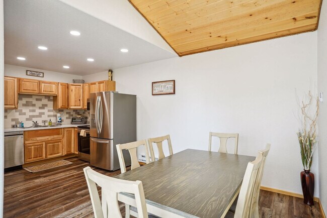 Building Photo - 51 Dakota Ln