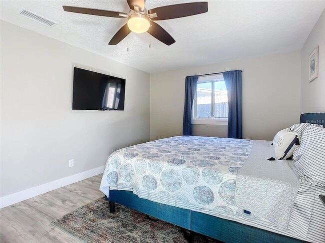 Building Photo - 2309 Saxon Dr