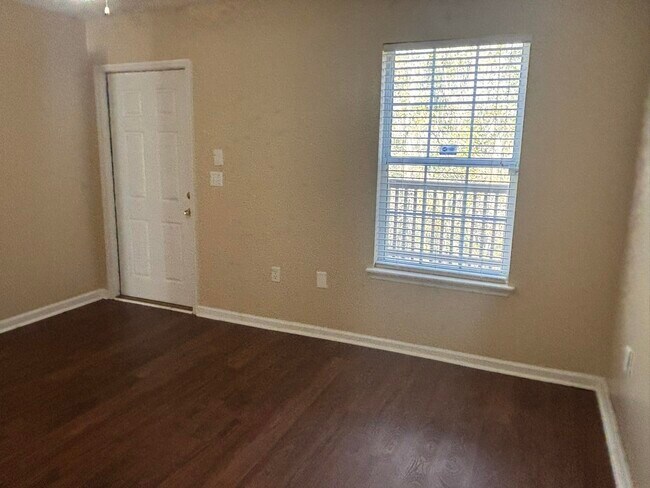 Building Photo - 4434 Gearhart Rd