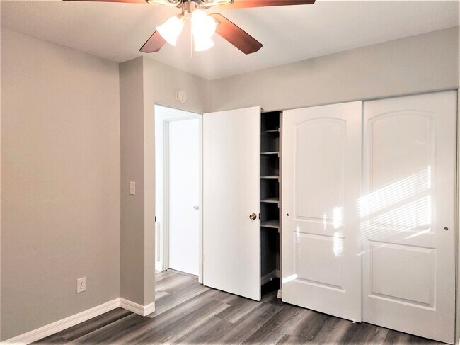 Building Photo - 5624 Gulfport Blvd S