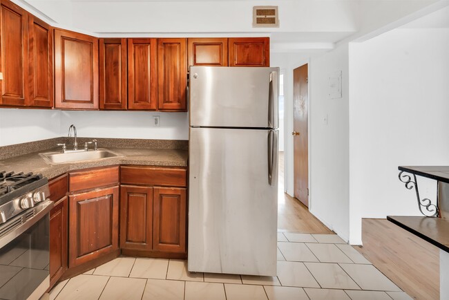 Building Photo - 30 Skyline Dr