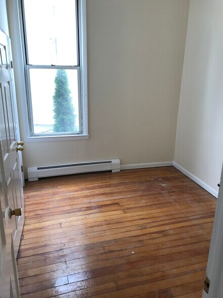 Building Photo - 90 Manhattan Ave