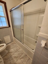 Building Photo - 638 Sunview Dr