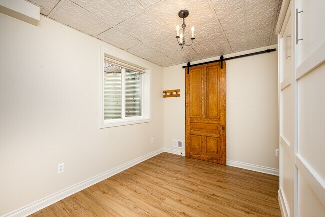 Building Photo - 407 W Bennett St