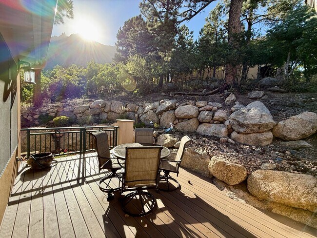 Building Photo - Gorgeous 4 Bedroom Home located in Gated Broadmoor Community