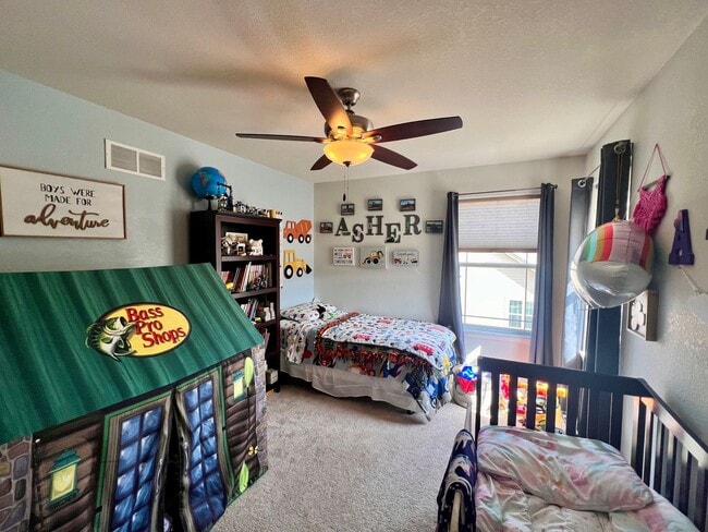 Building Photo - Menomonee Falls Single Family Home for Rent!