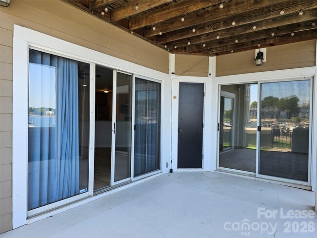 Building Photo - 18629 Vineyard Point Ln