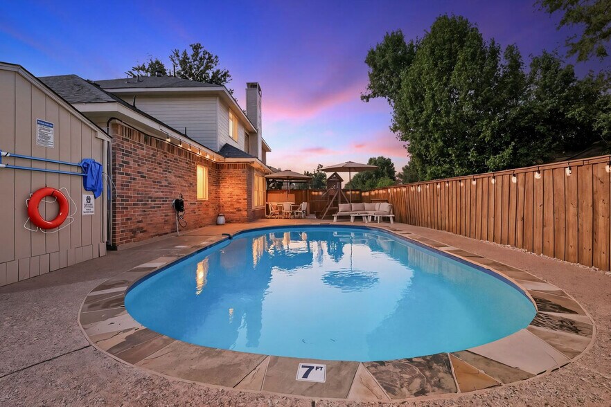 Building Photo - 537 Purdue Dr