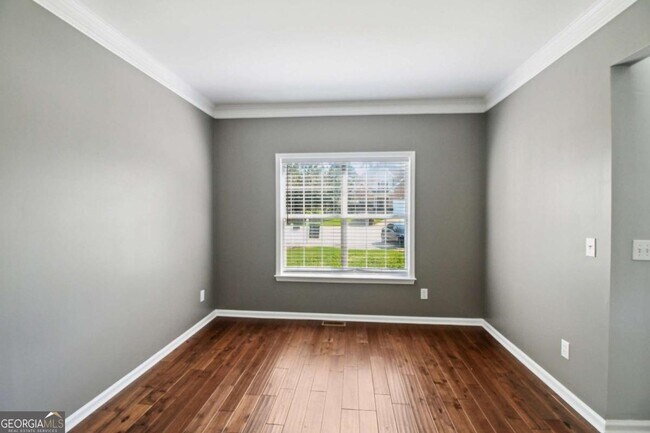 Building Photo - 2011 Chelton Way SE