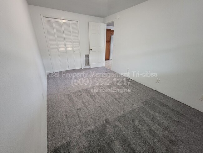 Building Photo - 1416 N 14th Ave