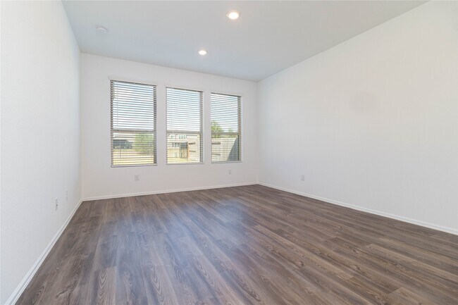 Building Photo - 9411 Clearwater Bluff Ln