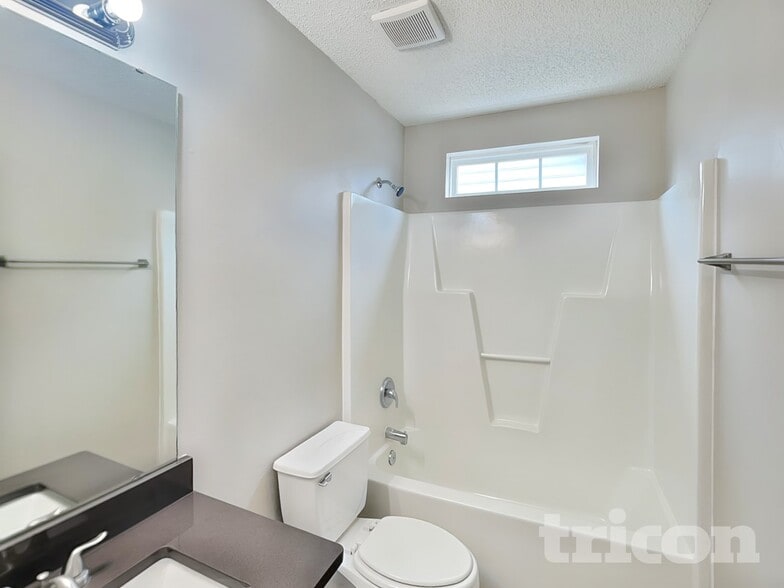 Building Photo - 2103 Wexford Way