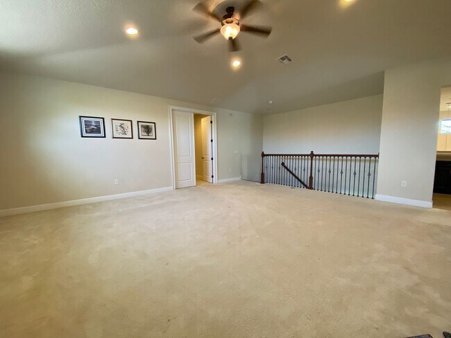Building Photo - Exquisite 6-Bedroom Estate with Private Po...