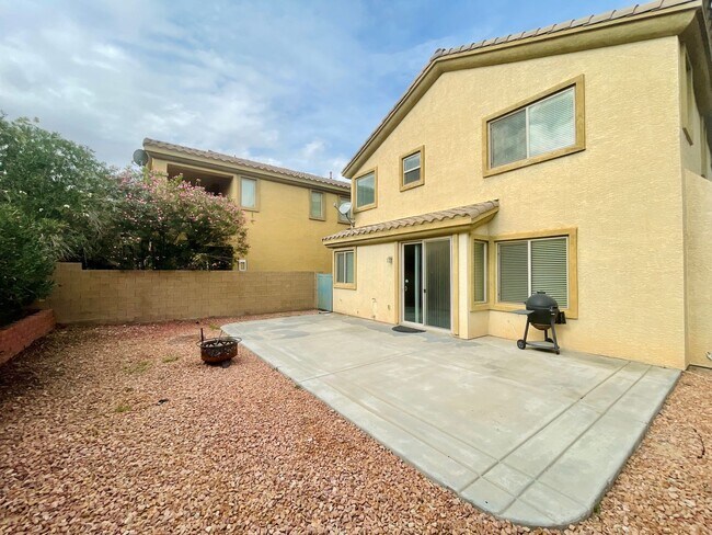 Building Photo - BEAUTIFUL HOME IN RHODES RANCH GUARD GATED COMMUNITY! AMMENITIES INCLUDE COMMUNITY BASKETBALL COU...