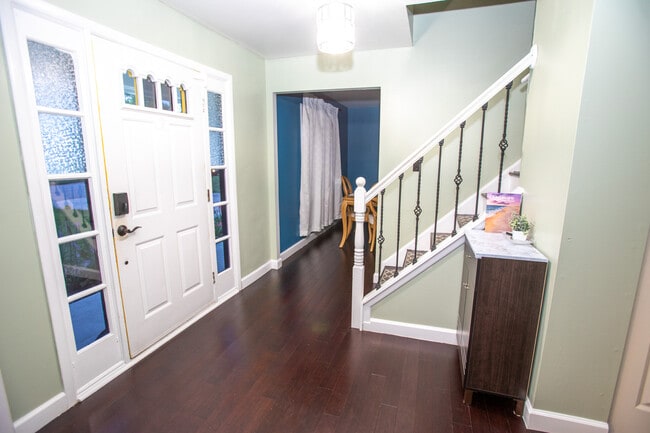 Building Photo - 107 Navaho Ct