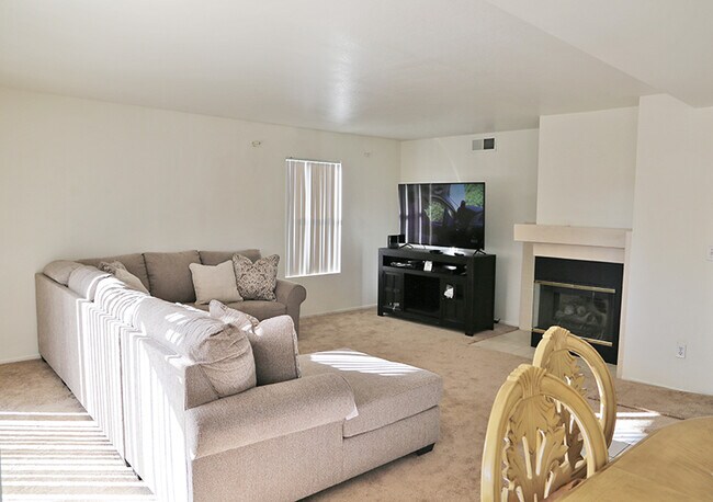 Building Photo - 3112 Caminito Ln