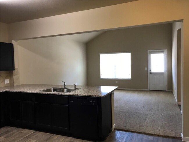 Building Photo - 3201 Ortman Dr