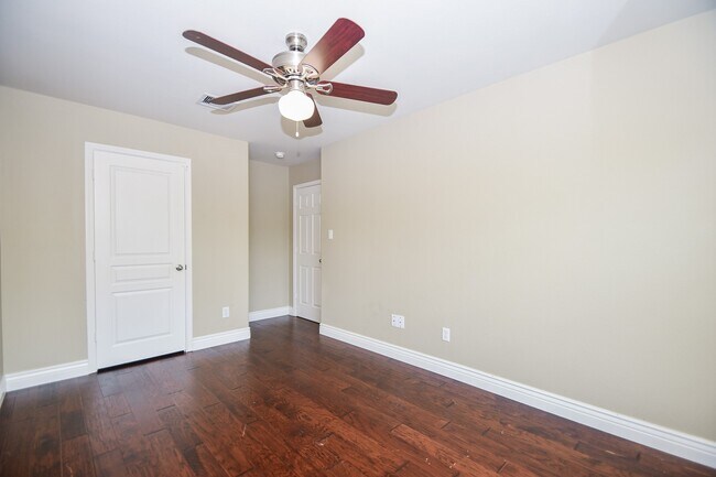 Building Photo - 16843 Mammoth Springs Dr