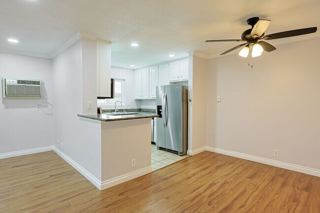 Building Photo - 2-Bed, 1.5-Bath Condo in Convenient El Cajon Location