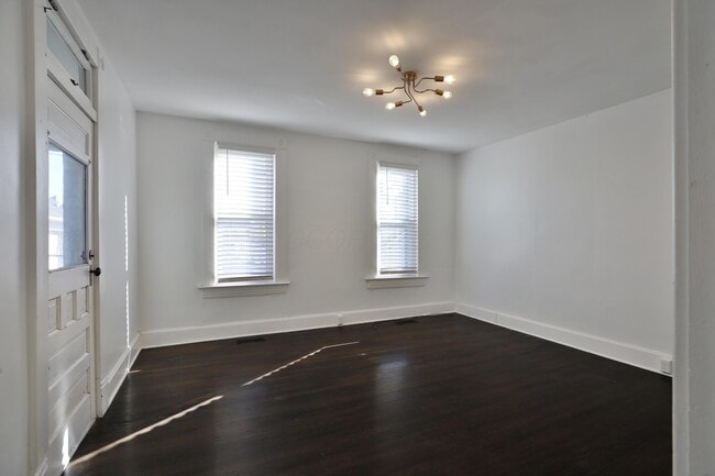 Building Photo - 476 Zimpfer St