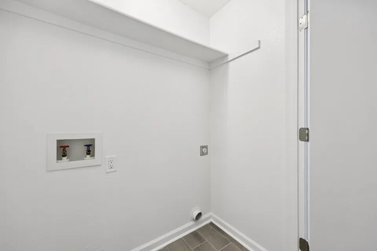 Building Photo - 7020 Green Ridge Trl