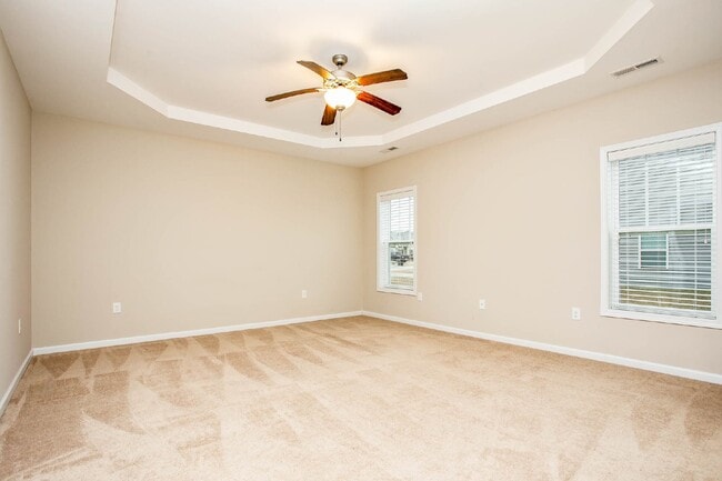 Building Photo - 3 Bedroom 2 Bathroom Nest in Raeford