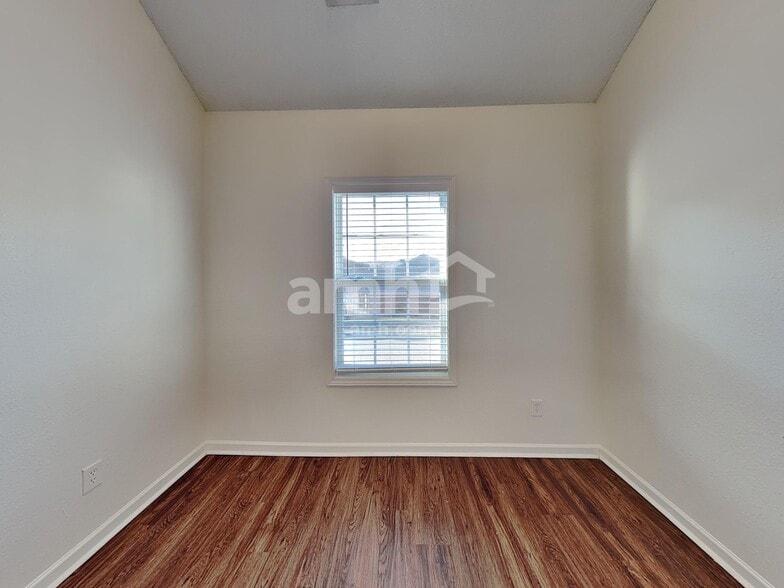 Building Photo - 2613 Newtons Crest Cir