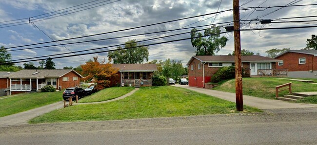 Primary Photo - 3 Bedroom 2 bath home in Monroeville