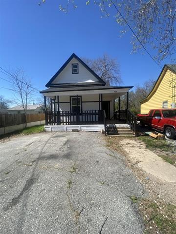Building Photo - 728 S Elm St