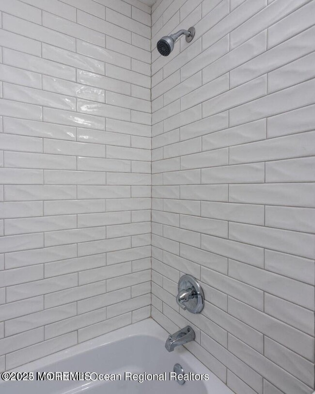 Building Photo - 297 Shore Dr