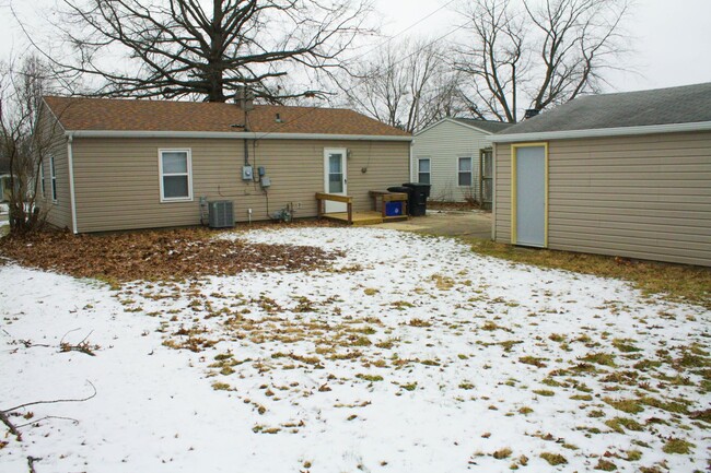 Building Photo - 3 Bedroom and 1 Bath Single Family Home