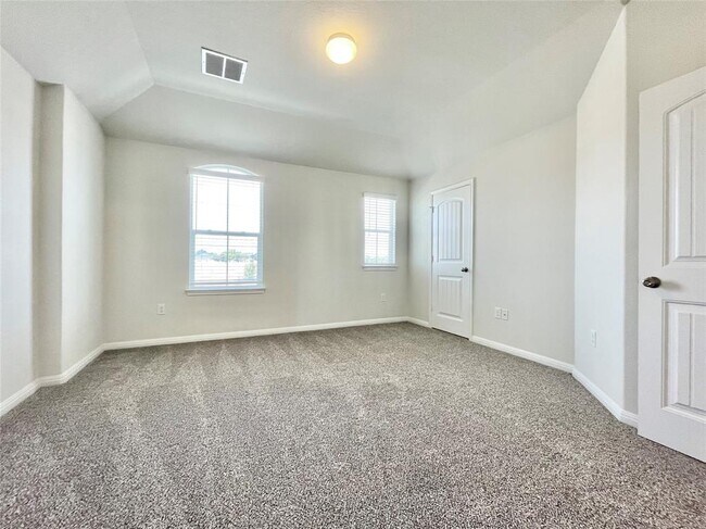 Building Photo - 513 N Heatherwilde Blvd