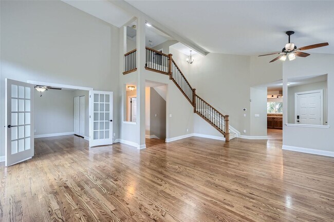 Building Photo - Evolve Real Estate: Amazing 4 Bdr/4 Bath +...