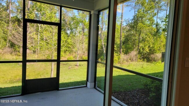 Building Photo - 12872 Josslyn Ln