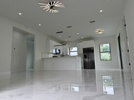 Building Photo - 3210 8th St SW