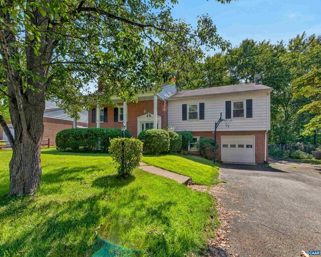 Building Photo - 308 Eastbrook Dr