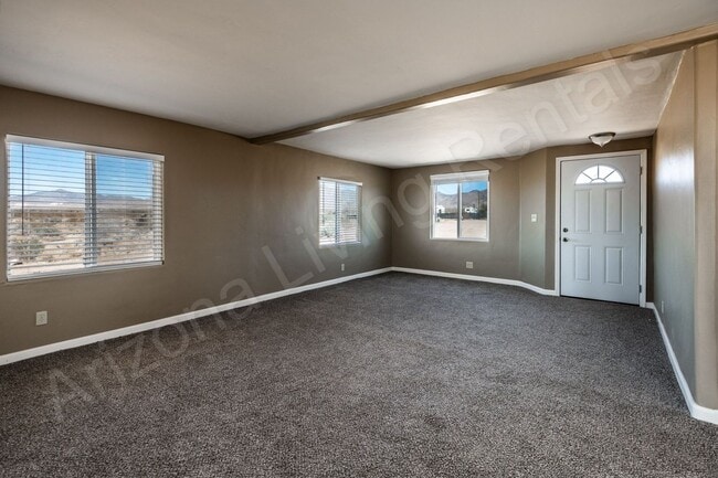 Building Photo - RENOVATED, PRIVATE & SPACIOUS HOME